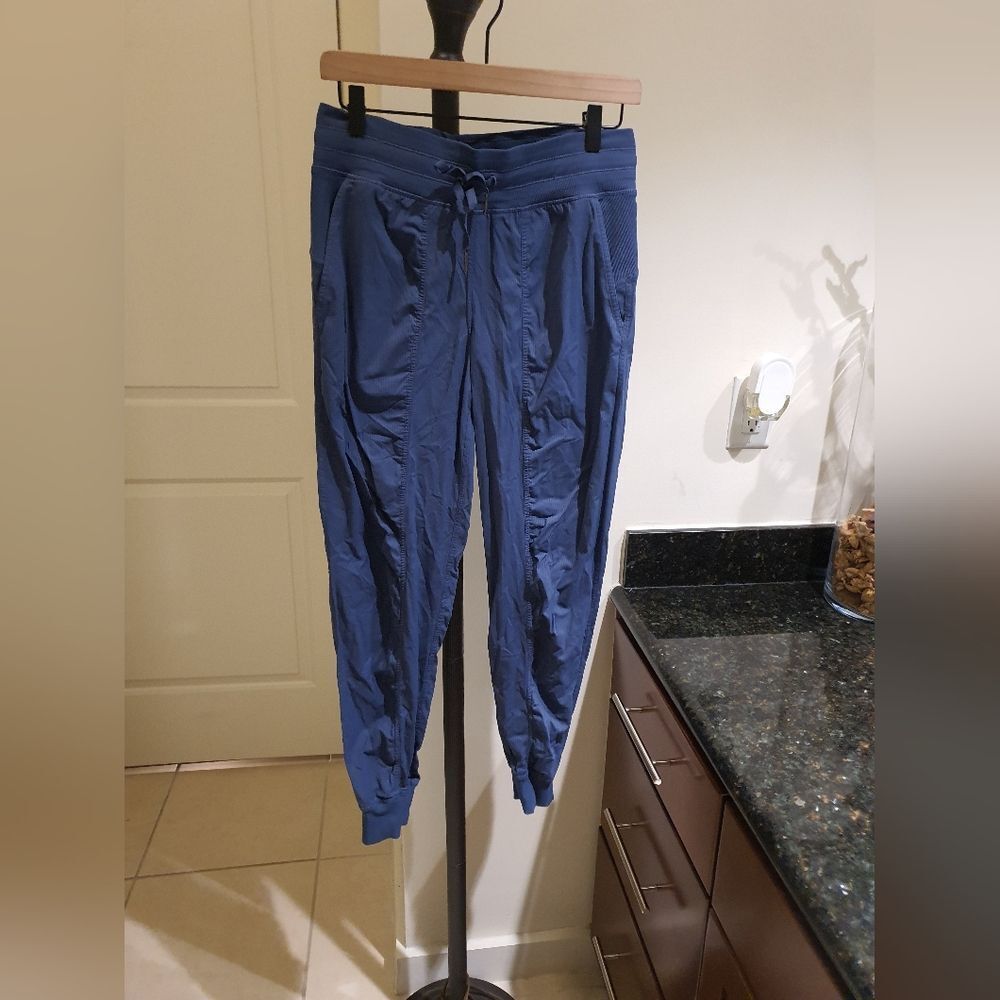Lululemon Dance Studio Jogger size 6 true navy
